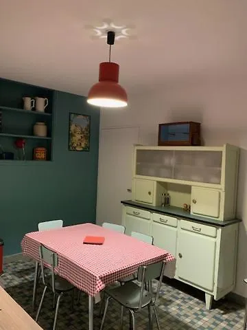 Charmant appartement sur cour, Le Cerisier Bagnères-de-Bigorre 0*,