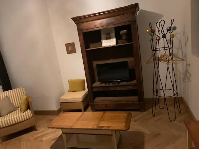 Charmant appartement sur cour, Le Cerisier Bagnères-de-Bigorre France